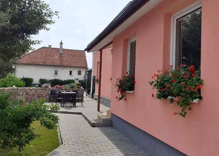 Privat Cujova Πανσιόν