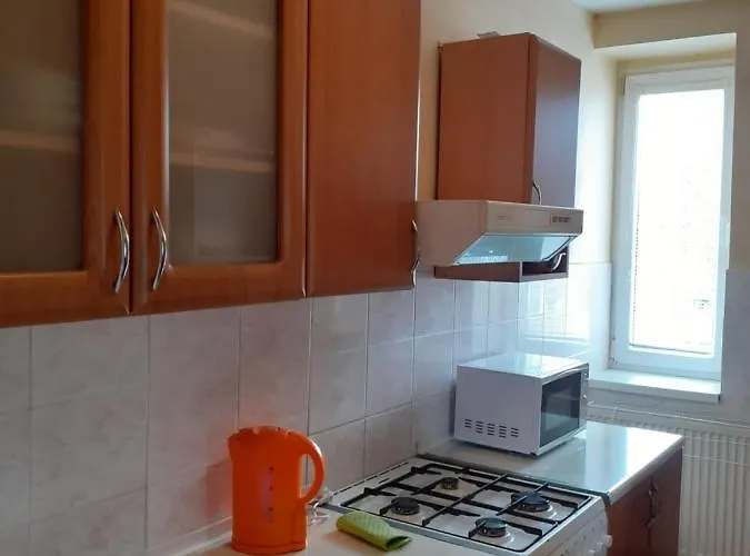 Privat Cujova Πανσιόν *