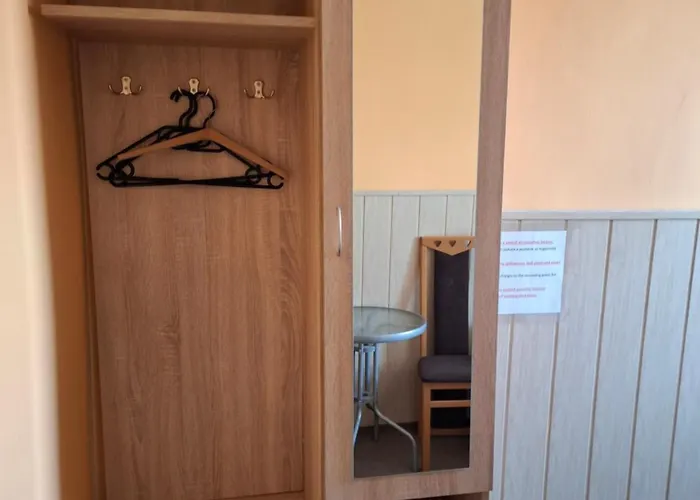 Privat Cujova Πανσιόν *