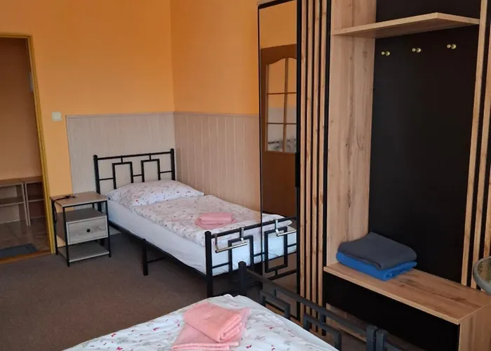 Privat Cujova Πανσιόν *